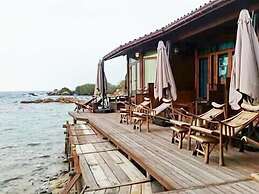 Mantakiri Island Resort Private Island