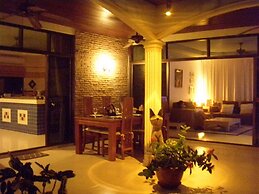 Coconut Paradise Holiday Villas