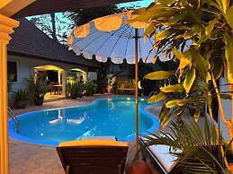 Coconut Paradise Holiday Villas