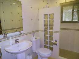 Coconut Paradise Holiday Villas