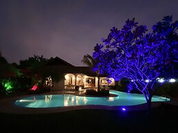 Coconut Paradise Holiday Villas