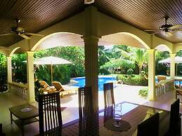 Coconut Paradise Holiday Villas