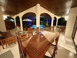 Coconut Paradise Holiday Villas