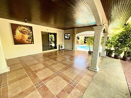 Coconut Paradise Holiday Villas