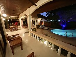 Coconut Paradise Holiday Villas