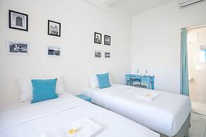 Paras Paros Marina Lodge