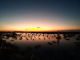 Paras Paros Marina Lodge