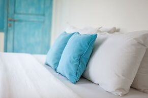 Paras Paros Marina Lodge