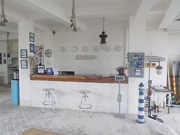 Paras Paros Marina Lodge