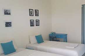 Paras Paros Marina Lodge