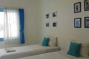 Paras Paros Marina Lodge