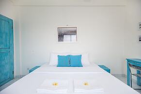 Paras Paros Marina Lodge