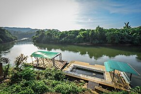 Kwainoy Riverpark & Resort