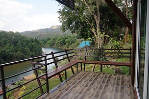 Kwainoy Riverpark & Resort