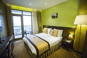 Colosseum Marina Hotel