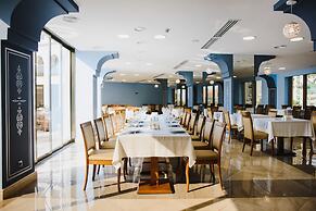 Colosseum Marina Hotel