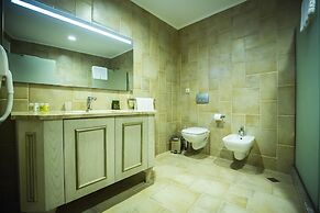 Colosseum Marina Hotel