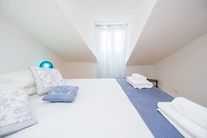 Comfortable and Trendy Lisbon Apartment