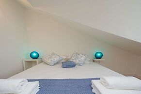 Comfortable and Trendy Lisbon Apartment