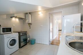 Comfortable and Trendy Lisbon Apartment