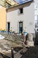 Lisbon Cosy in the Castle Apartment