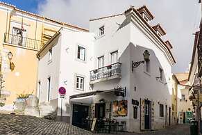 Lisbon Cosy in the Castle Apartment