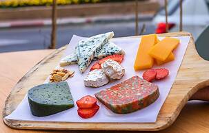 Dream Beach TLV Boutique Hotel