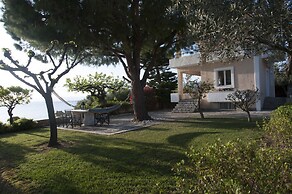 Messinian Blue SeaSide Villa