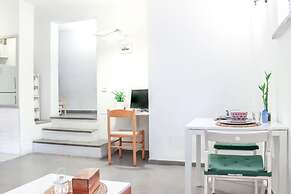 Chic Central TLV 1BR Near the Beach