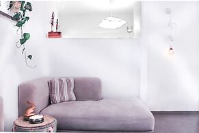 Chic Central TLV 1BR Near the Beach