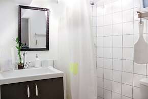 Chic Central TLV 1BR Near the Beach