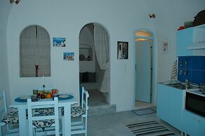 Black Rock Traditional Rooms