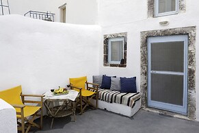 Black Rock Traditional Rooms