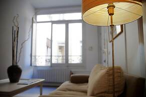 Gran Via Suites The Palmer House