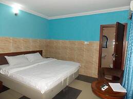 Vic James Apartments