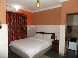 Vic James Apartments