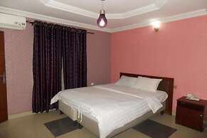 Vic James Apartments