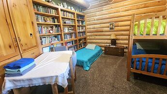 Teton Hostel HideAway