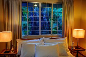 Moana Surf Resort