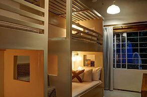 Moana Surf Resort