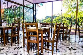 Visk Palace Hotel e Restaurante