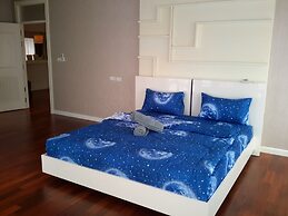 Beachfront Family Penthouse Hua Hin