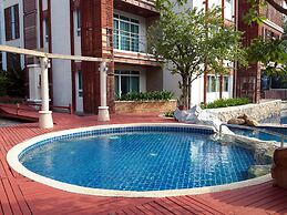 Beachfront Family Penthouse Hua Hin