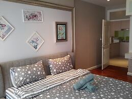 Beachfront Family Penthouse Hua Hin