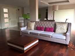 Beachfront Family Penthouse Hua Hin