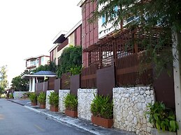 Beachfront Family Penthouse Hua Hin