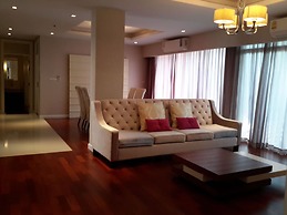 Beachfront Family Penthouse Hua Hin