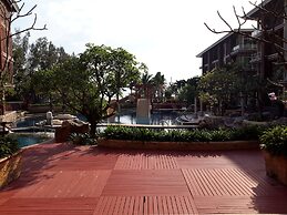 Beachfront Family Penthouse Hua Hin