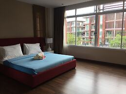 Beachfront Family Penthouse Hua Hin