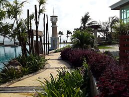 Beachfront Family Penthouse Hua Hin